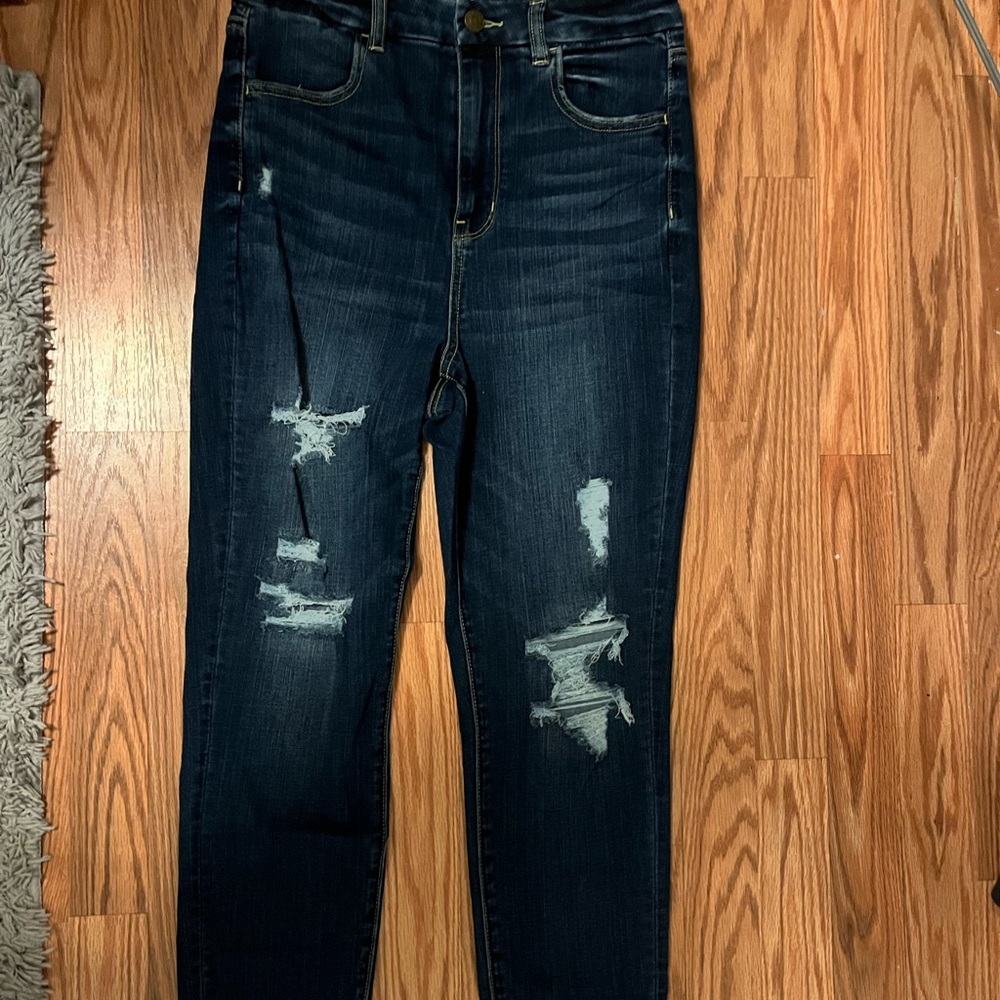 American Eagle Ripped Curvy Hi-Rise Jegging